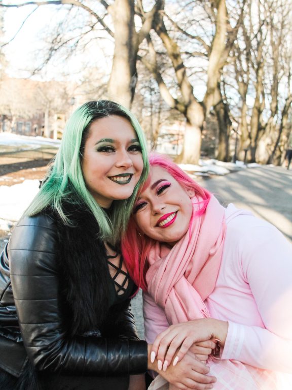 Ali and Josie Jones showcase their strong connection on the Admin. 